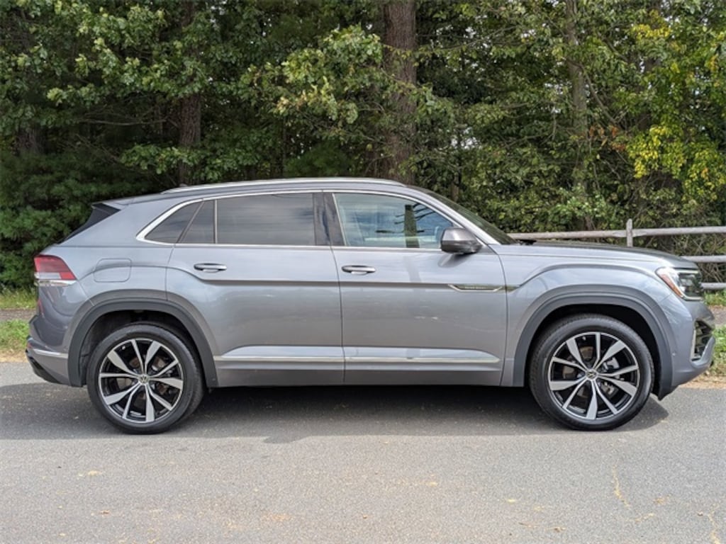 Used 2025 Volkswagen Atlas Cross Sport 2.0T SEL Premium R-Line SUV