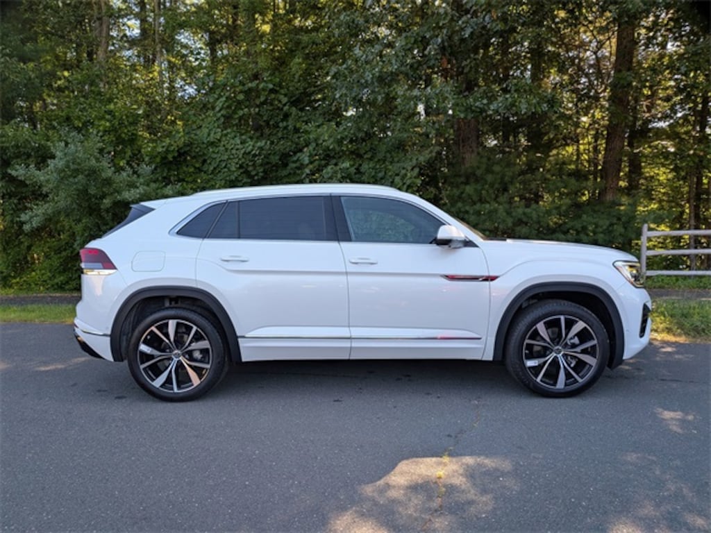 New 2025 Volkswagen Atlas Cross Sport 2.0T SEL Premium R-Line SUV