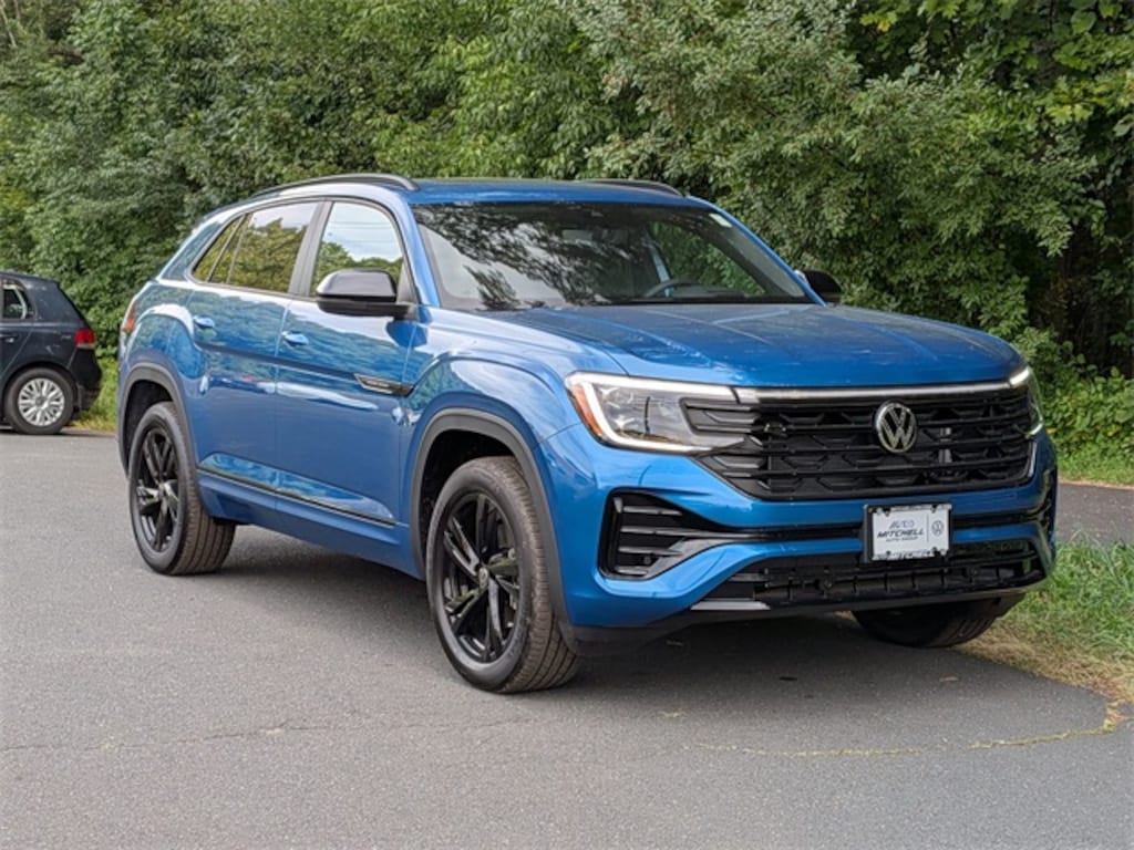 New 2025 Volkswagen Atlas Cross Sport 2.0T SEL R-Line Black SUV