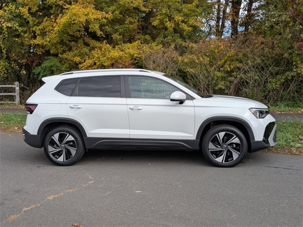 Used 2025 Volkswagen Taos 1.5T SE SUV