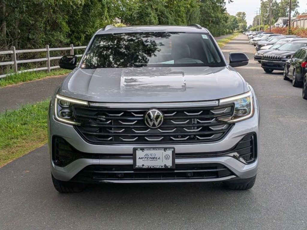 New 2026 Volkswagen Atlas Cross Sport 2.0T SEL R-Line Black SUV