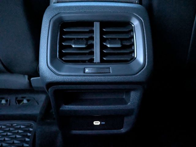 2025 Volkswagen Taos SE Black - Photo 17