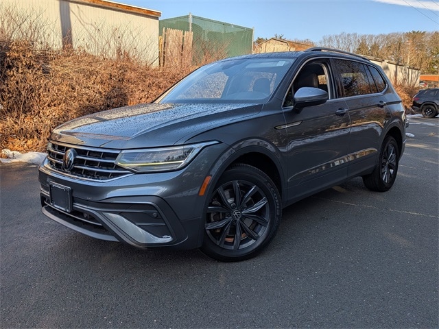 2022 Volkswagen Tiguan SE's photo