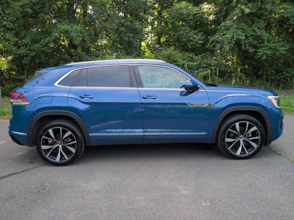 Used 2025 Volkswagen Atlas Cross Sport 2.0T SEL Premium R-Line SUV