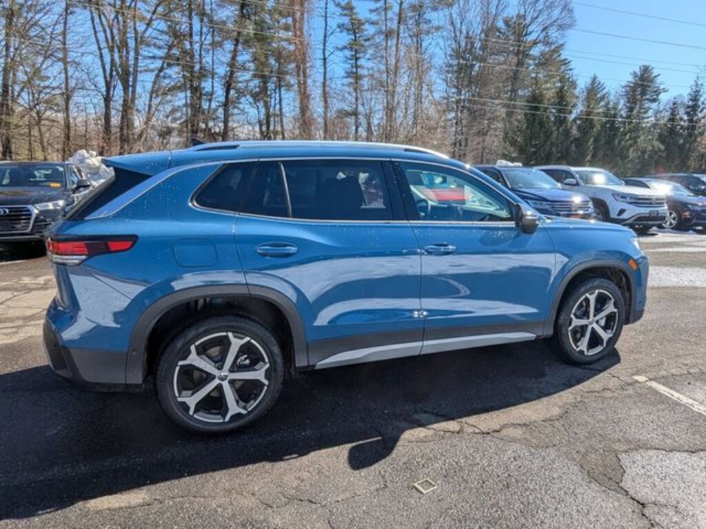 New 2026 Volkswagen Tiguan 2.0T SE SUV