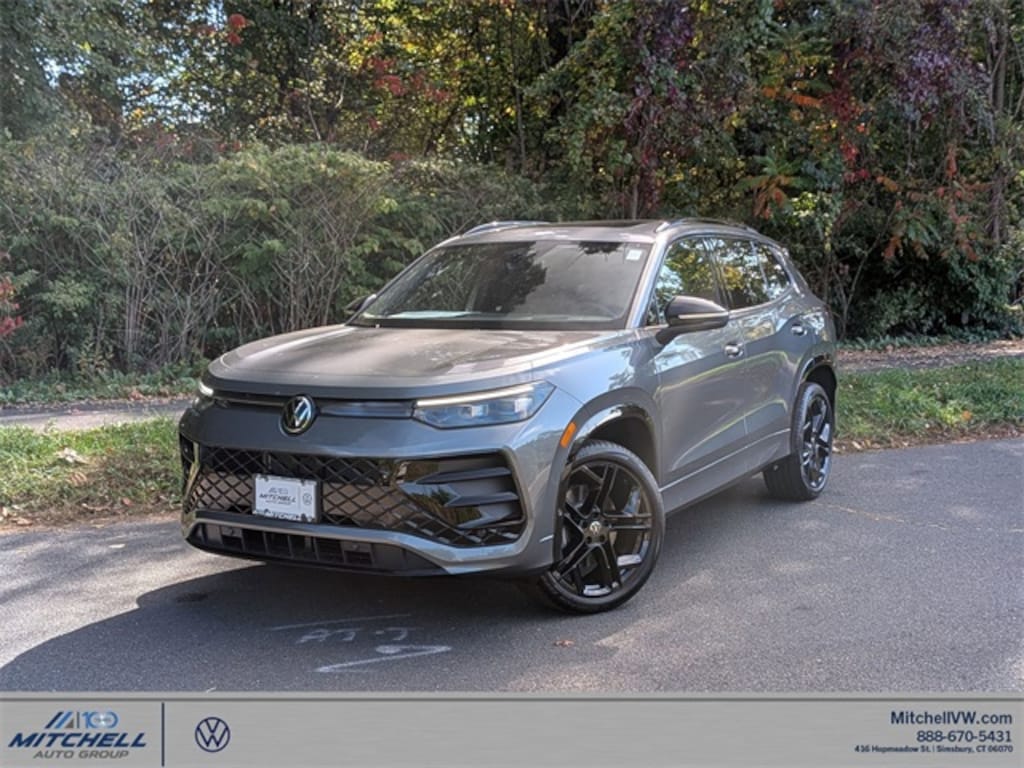 New 2025 Volkswagen Tiguan 2.0T SE R-Line Black SUV