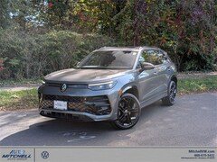 New 2025 Volkswagen Tiguan 2.0T SE R-Line Black SUV for Sale in Simsbury, CT