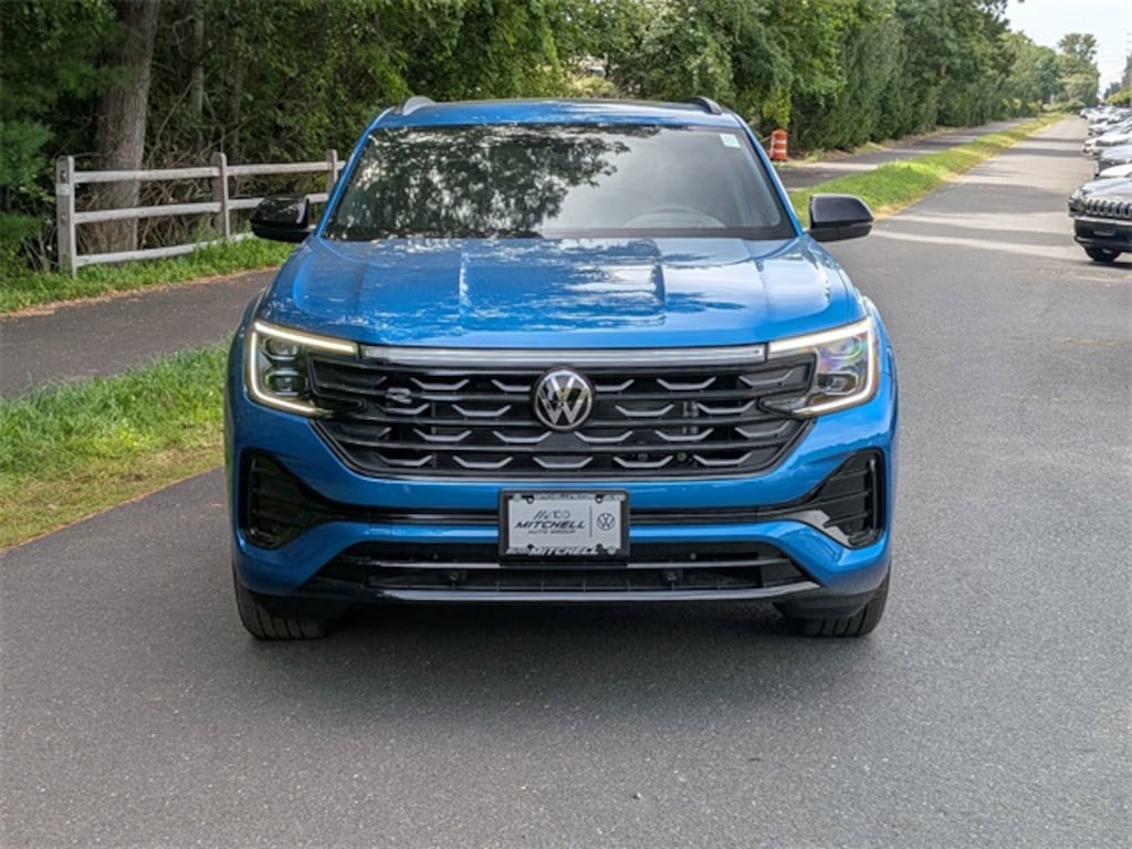 New 2025 Volkswagen Atlas Cross Sport 2.0T SEL R-Line Black SUV