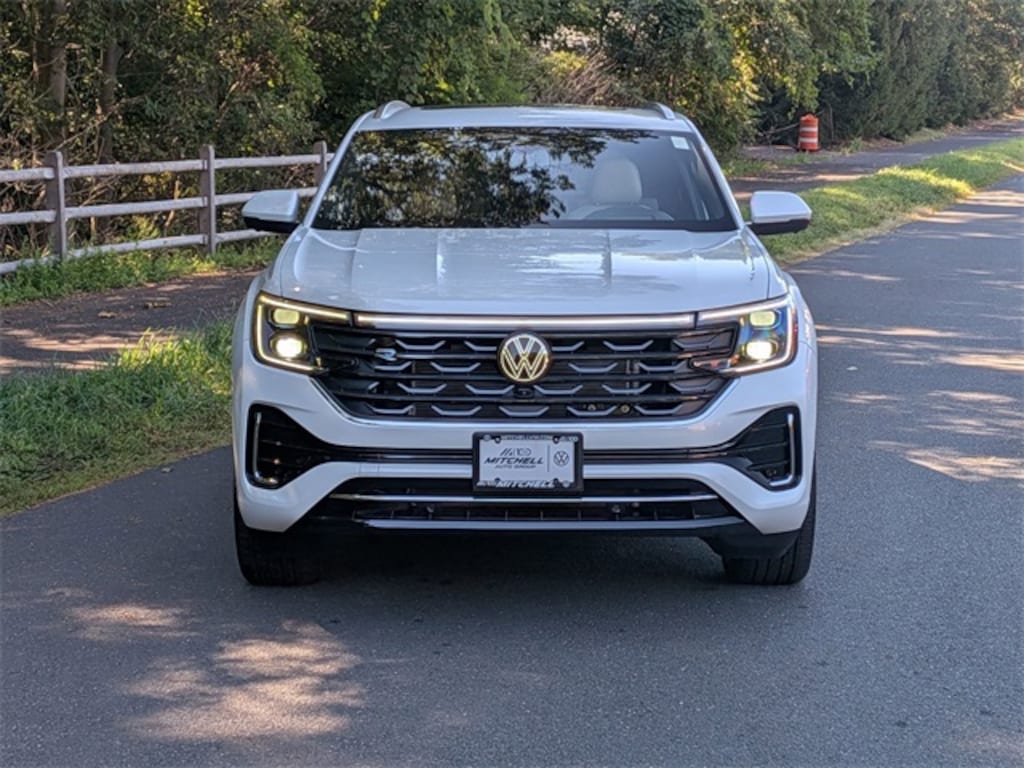 New 2025 Volkswagen Atlas Cross Sport 2.0T SEL Premium R-Line SUV