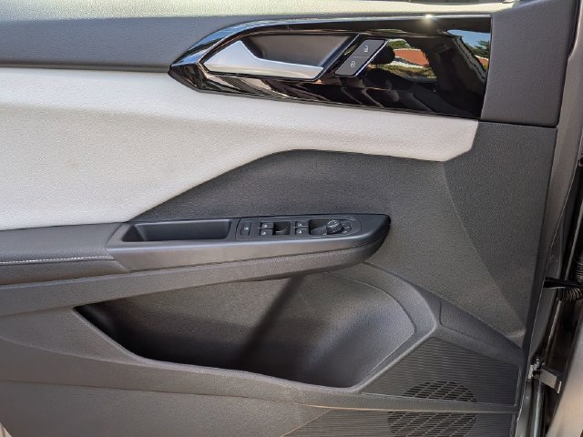 2025 Volkswagen Taos S - Photo 11