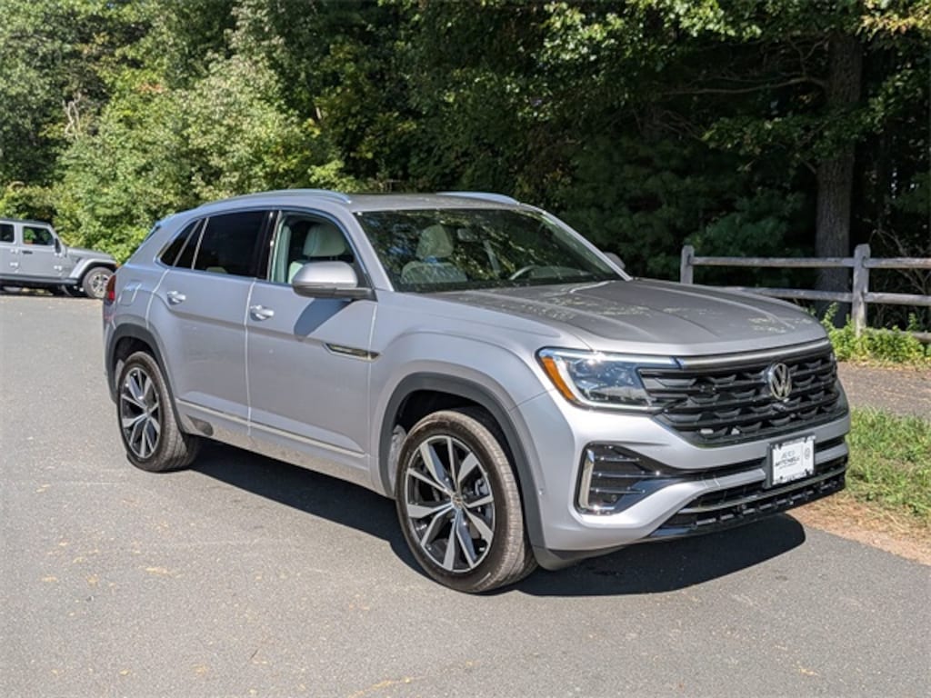 Used 2025 Volkswagen Atlas Cross Sport 2.0T SEL Premium R-Line SUV