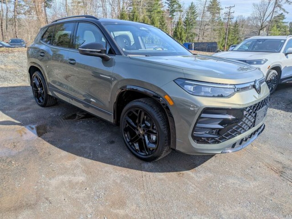 New 2026 Volkswagen Tiguan 2.0T SE R-Line Black SUV