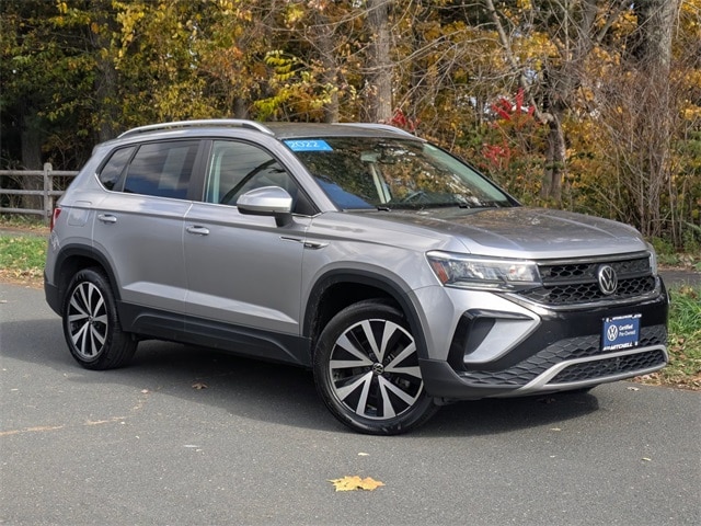 2022 Volkswagen Taos SE's photo