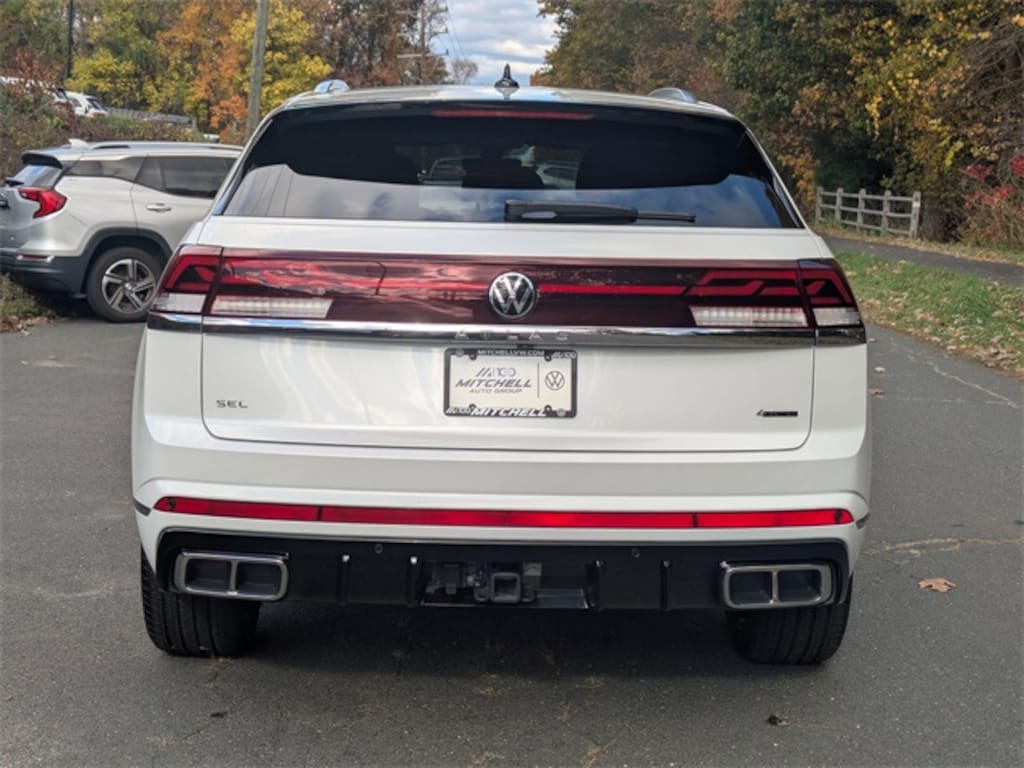 Used 2025 Volkswagen Atlas Cross Sport 2.0T SEL Premium R-Line SUV