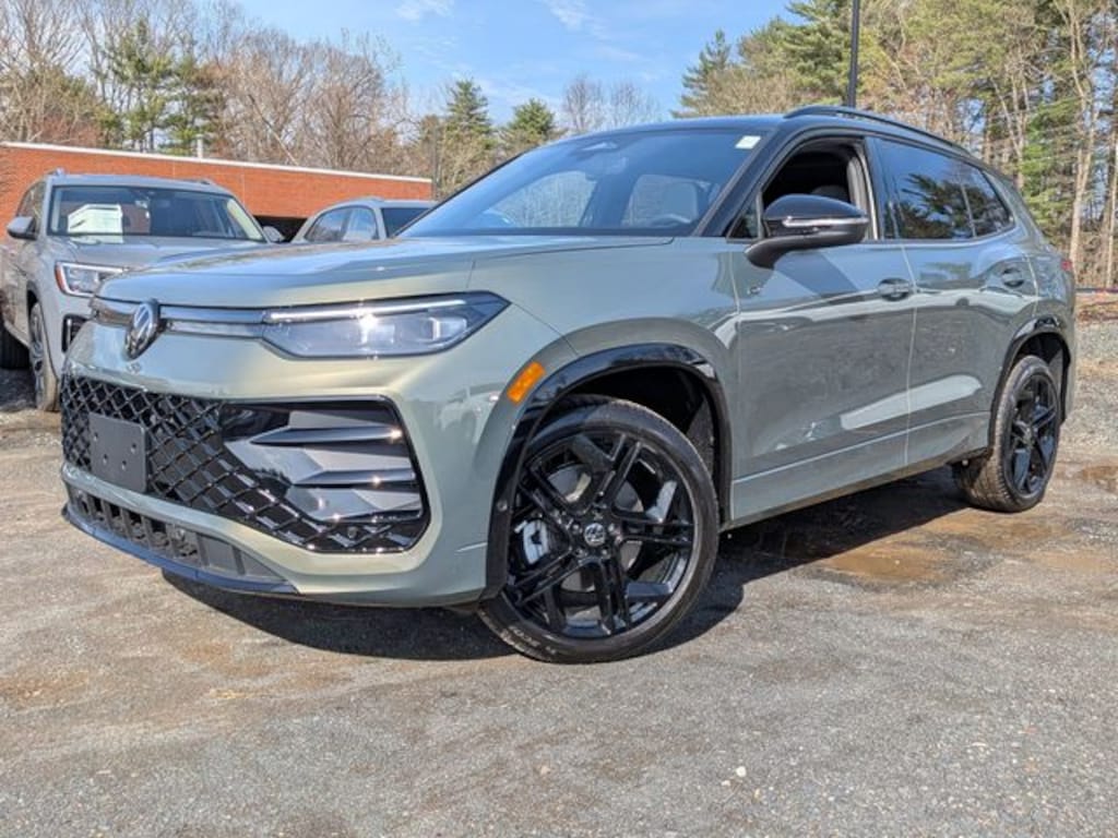 New 2026 Volkswagen Tiguan 2.0T SE R-Line Black SUV