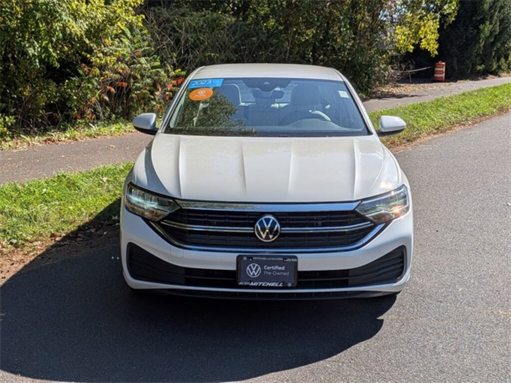 Certified 2023 Volkswagen Jetta 1.5T SE Sedan