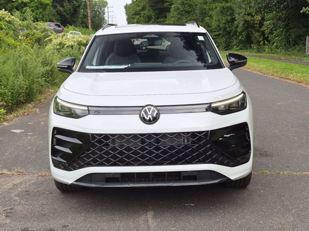 New 2026 Volkswagen Tiguan SE R-Line Black SUV