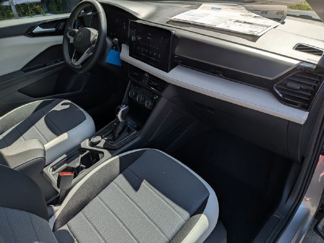2025 Volkswagen Taos S - Photo 22