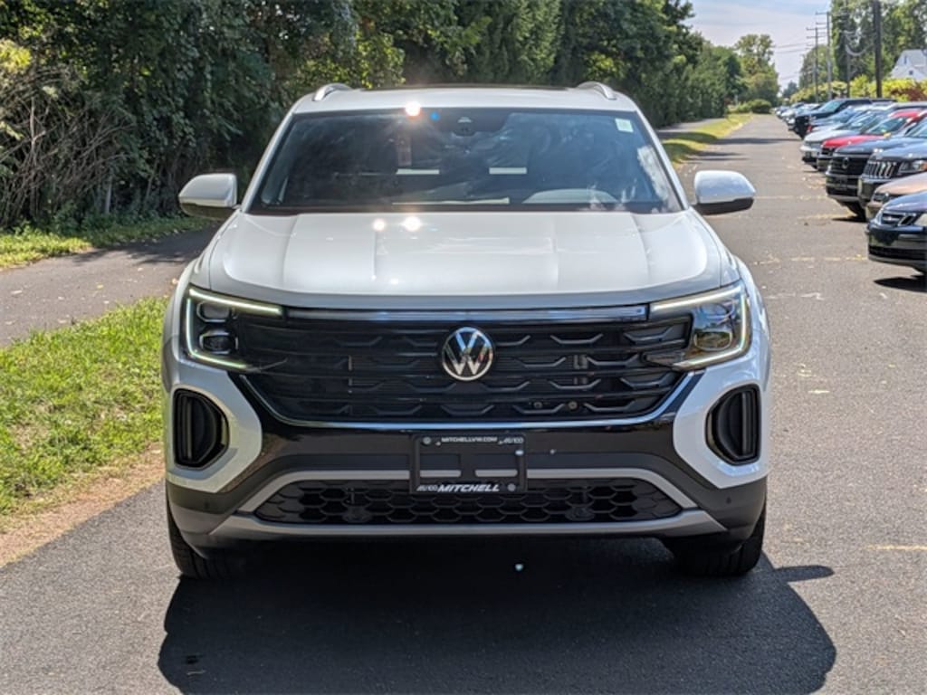 New 2026 Volkswagen Atlas Cross Sport 2.0T SE w/Technology SUV