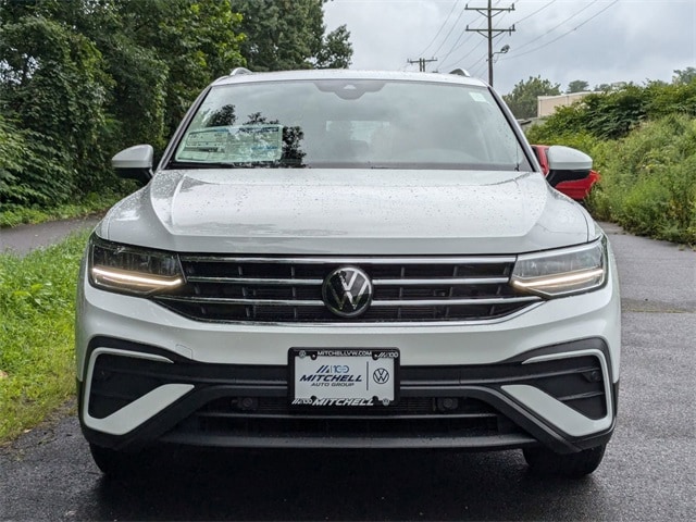 Used 2024 Volkswagen Tiguan SE with VIN 3VVNB7AX1RM148724 for sale in Simsbury, CT