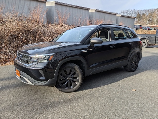 2022 Volkswagen Taos S's photo