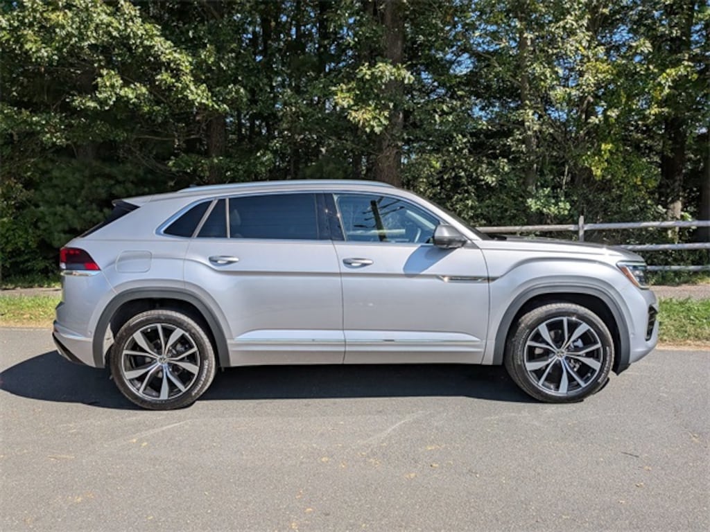 Used 2025 Volkswagen Atlas Cross Sport 2.0T SEL Premium R-Line SUV