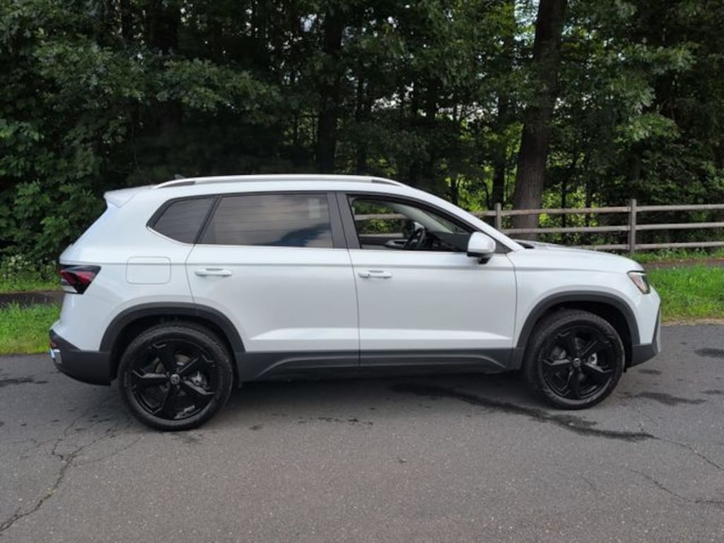 New 2026 Volkswagen Taos 1.5T SEL SUV