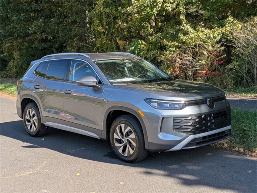 New 2025 Volkswagen Tiguan 2.0T S SUV