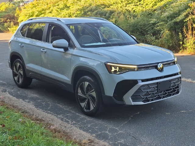 New 2027 Volkswagen Taos 1.5T SE SUV