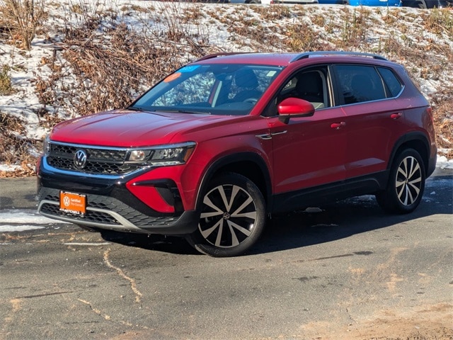 2023 Volkswagen Taos SE's photo