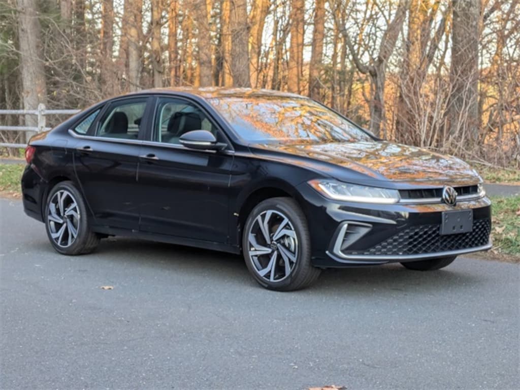 New 2025 Volkswagen Jetta 1.5T SEL Sedan