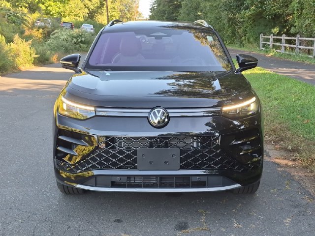 New 2026 Volkswagen Tiguan SEL R-Line Turbo SUV