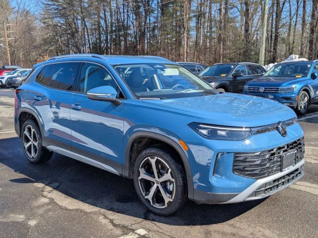 New 2026 Volkswagen Tiguan 2.0T SE SUV