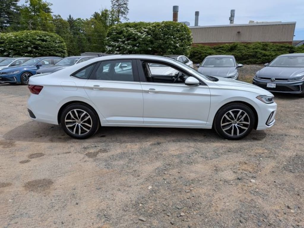 New 2026 Volkswagen Jetta 1.5T SE Sedan