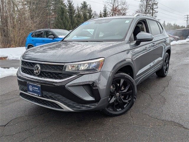 2022 Volkswagen Taos SE's photo