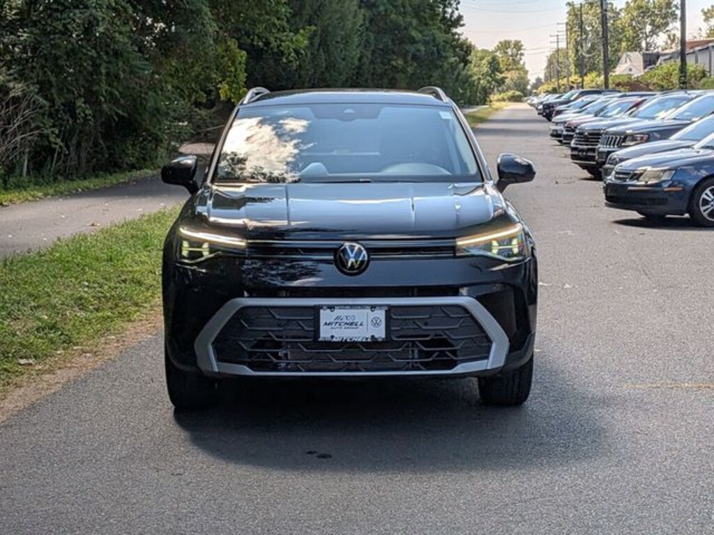 New 2025 Volkswagen Taos 1.5T SE SUV