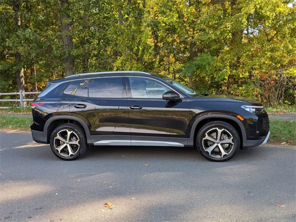 New 2025 Volkswagen Tiguan 2.0T SE SUV