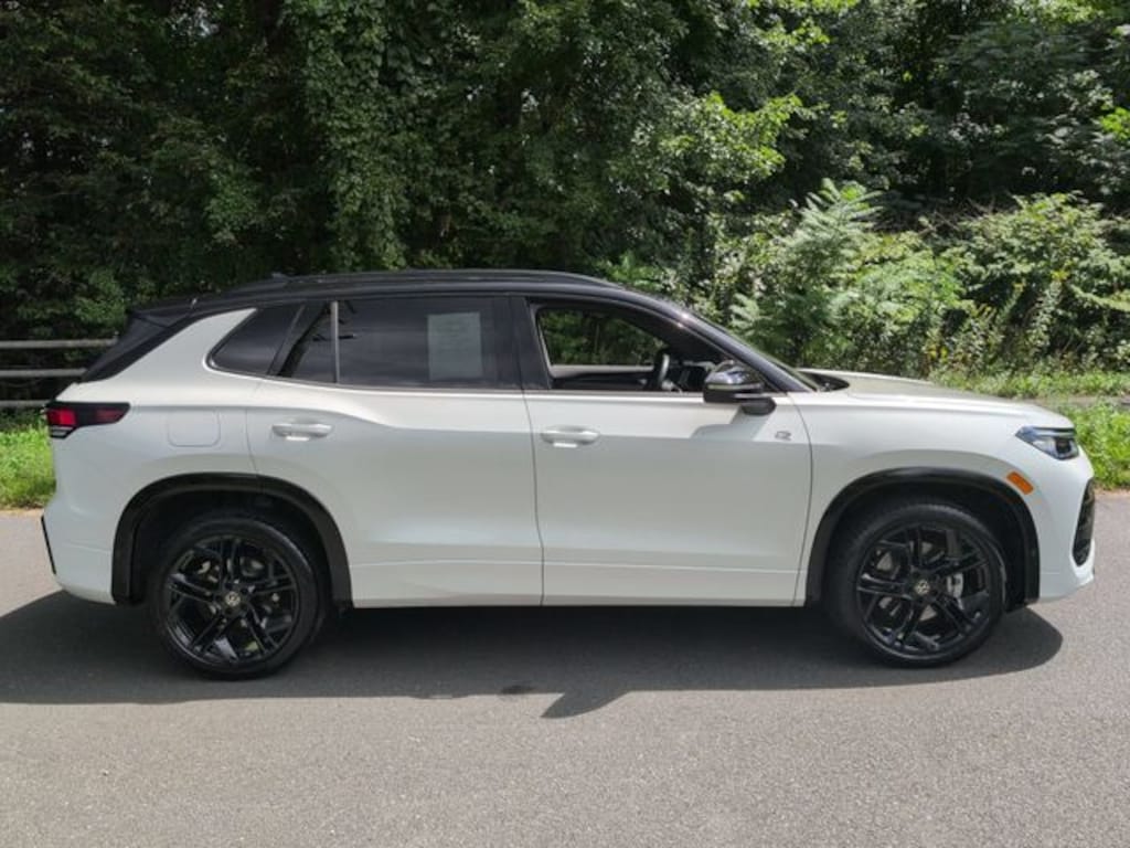 Certified 2025 Volkswagen Tiguan 2.0T SE R-Line Black SUV