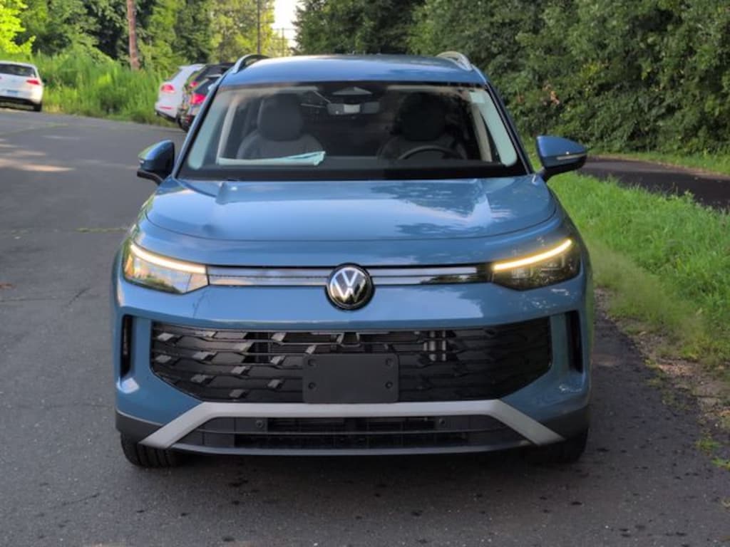 New 2026 Volkswagen Tiguan SE SUV