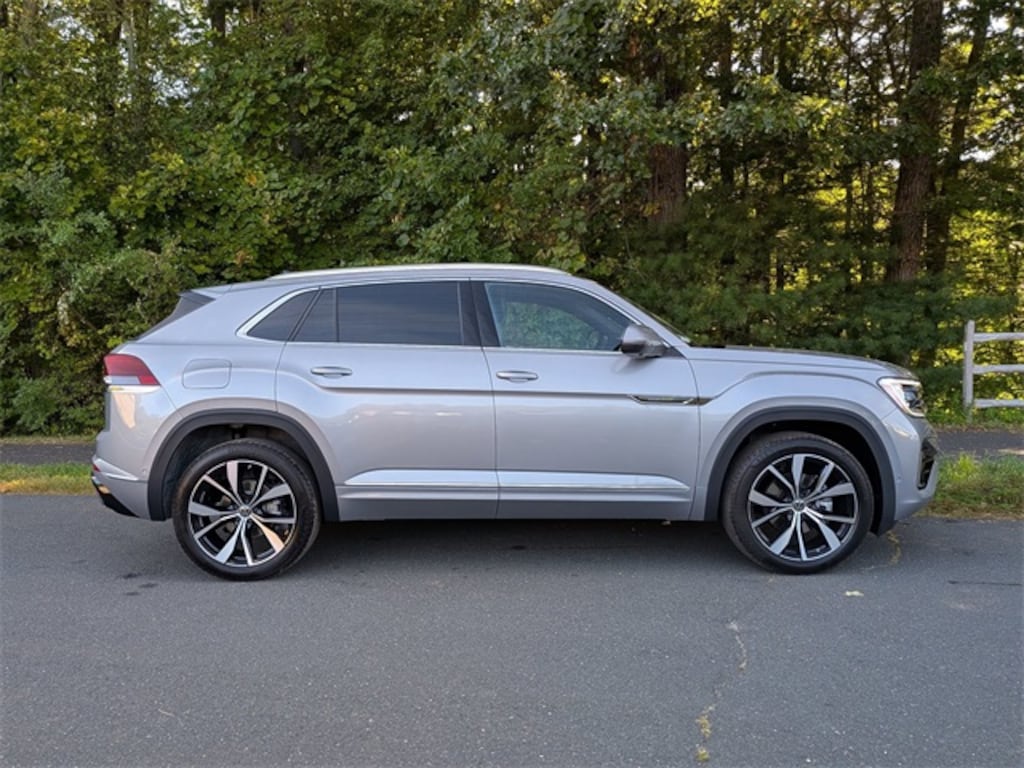 New 2026 Volkswagen Atlas Cross Sport 2.0T SEL Premium R-Line SUV