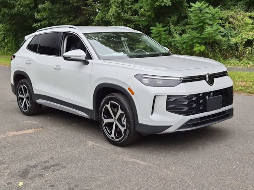 New 2026 Volkswagen Tiguan SE SUV