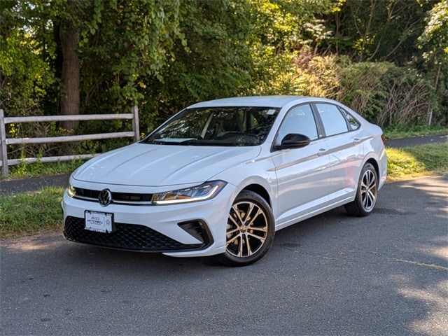 2025 Volkswagen Jetta Sport's photo