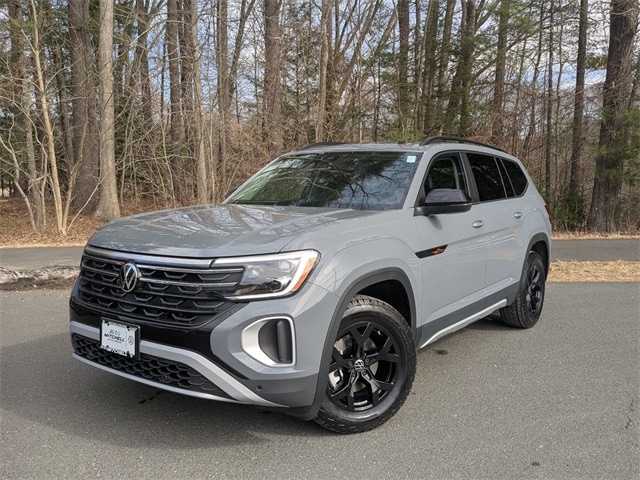 2025 Volkswagen Atlas Atlas Peak Edition's photo