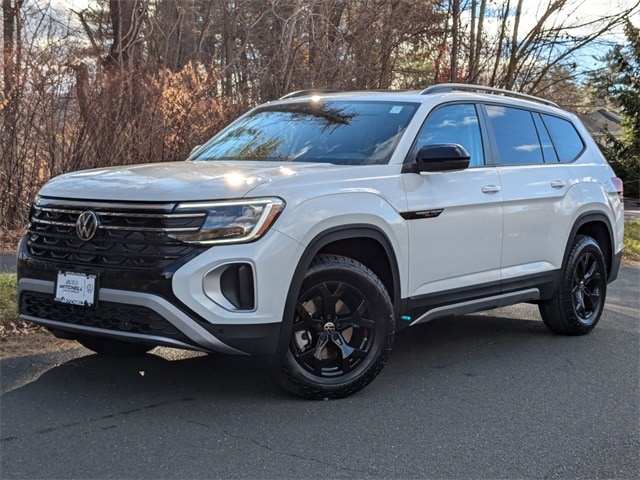 2025 Volkswagen Atlas Atlas Peak Edition's photo