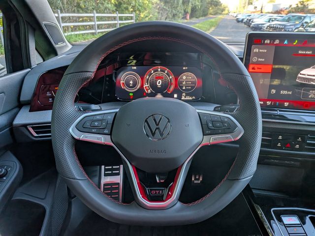 2025 Volkswagen Golf GTI SE - Photo 12