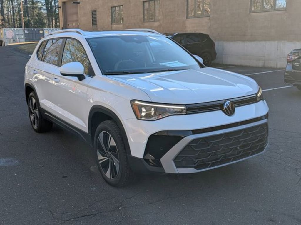 New 2026 Volkswagen Taos 1.5T SE SUV