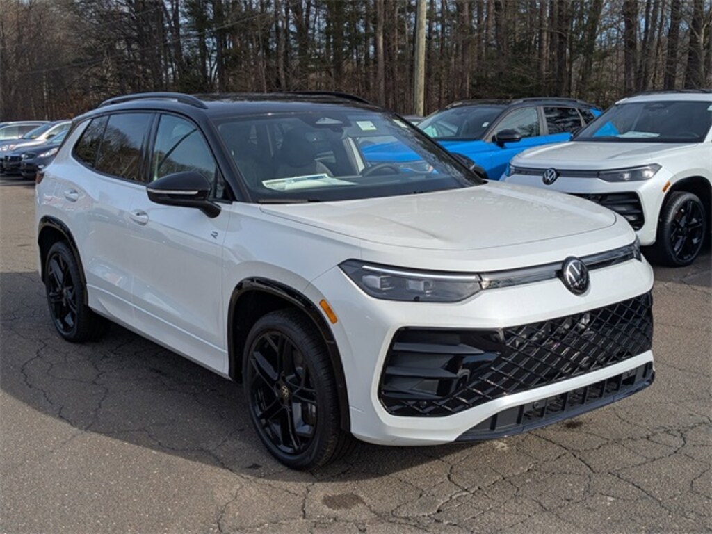 New 2026 Volkswagen Tiguan 2.0T SE R-Line Black SUV