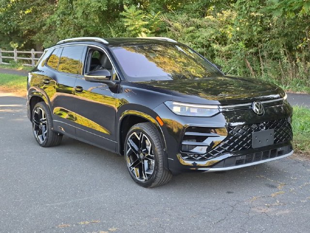 New 2026 Volkswagen Tiguan SEL R-Line Turbo SUV