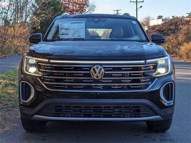 Used 2024 Volkswagen Atlas SEL with VIN 1V2BR2CA6RC532099 for sale in Simsbury, CT