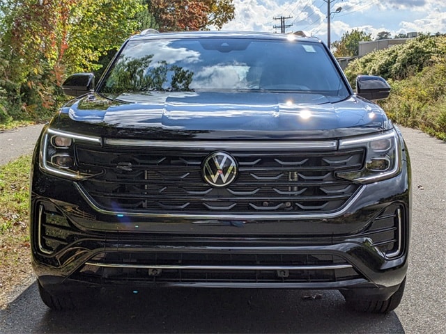 Used 2024 Volkswagen Atlas Cross Sport SEL R-LINE with VIN 1V2AE2CA5RC212750 for sale in Simsbury, CT